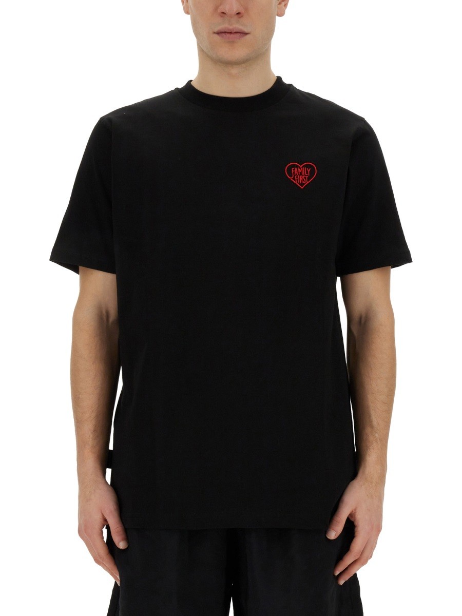 Explore the authentic FAMILY FIRST men's T-SHIRT WITH HEART EMBROIDERY in Black