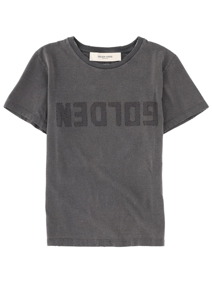 Refresh your wardrobe with the Golden Goose women's T-SHIRT CON LOGO in CHARCOAL