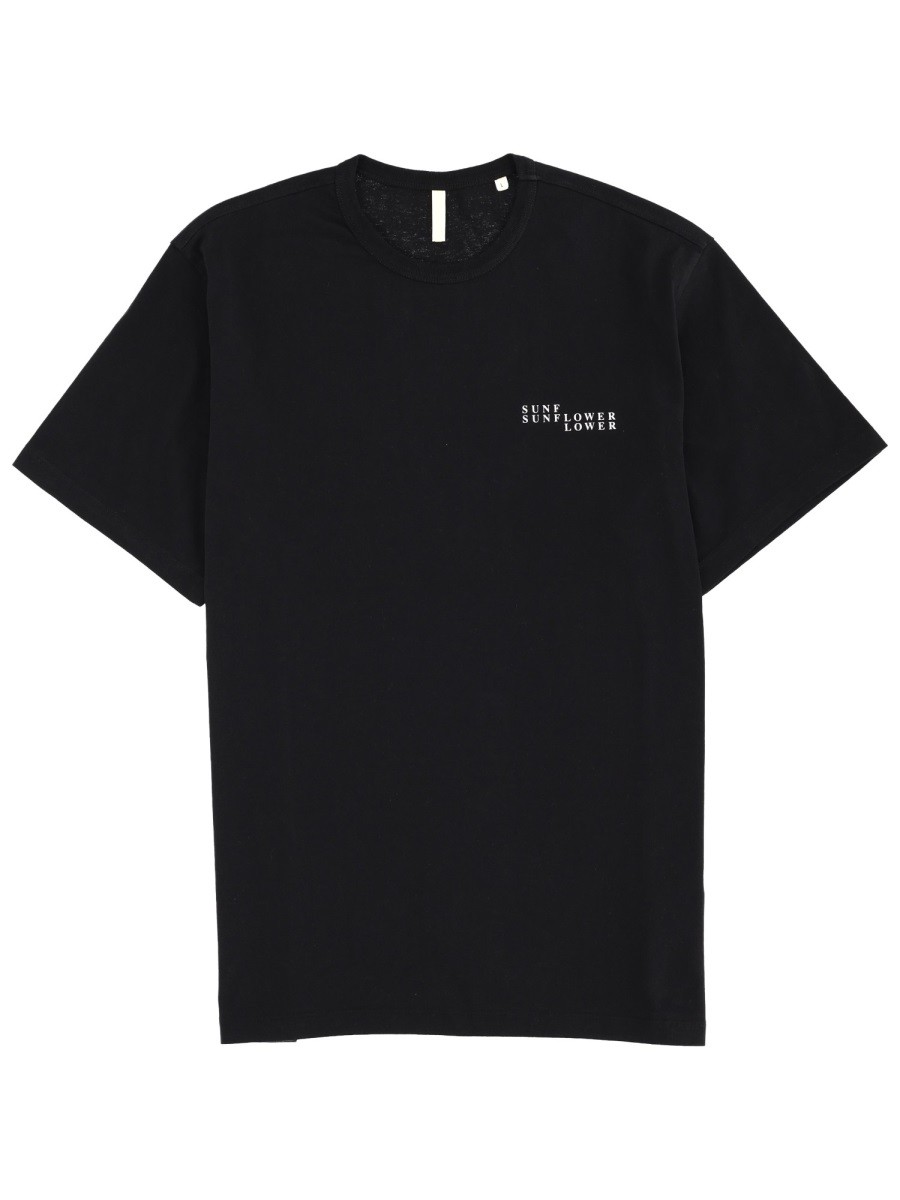 Elevate your look with the SUNFLOWER men's T-SHIRT WITH LOGO in Black