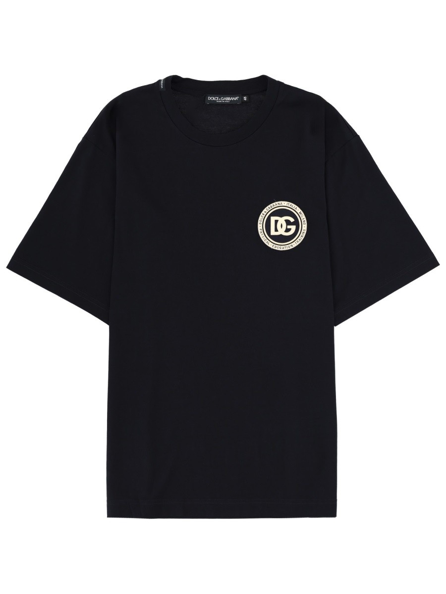 Refresh your wardrobe with the Dolce & Gabbana men's T-SHIRT WITH LOGO in Blue