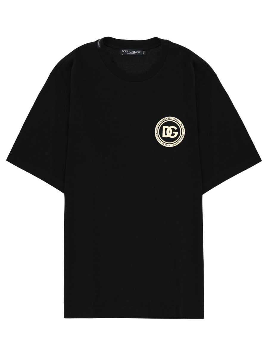 Refresh your wardrobe with the Dolce & Gabbana men's T-SHIRT WITH LOGO in Black