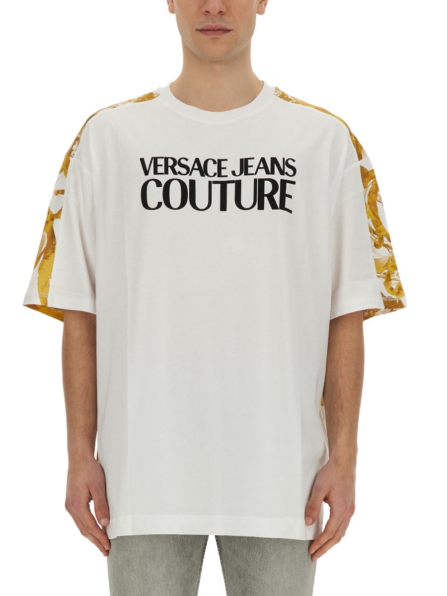 Explore the authentic Versace Jeans Couture men's T-SHIRT WITH LOGO in White
