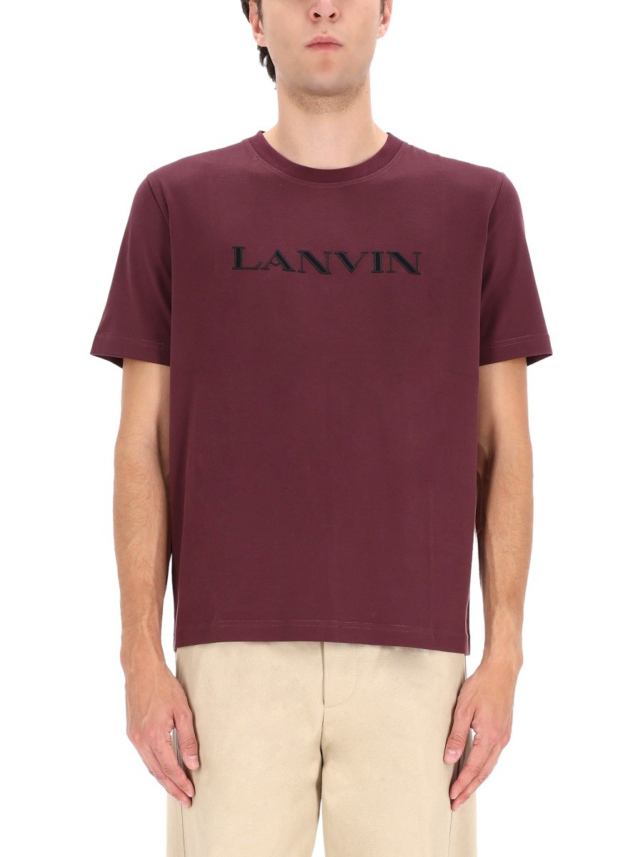 Refresh your wardrobe with the Lanvin men's T-SHIRT WITH LOGO in Bordeaux