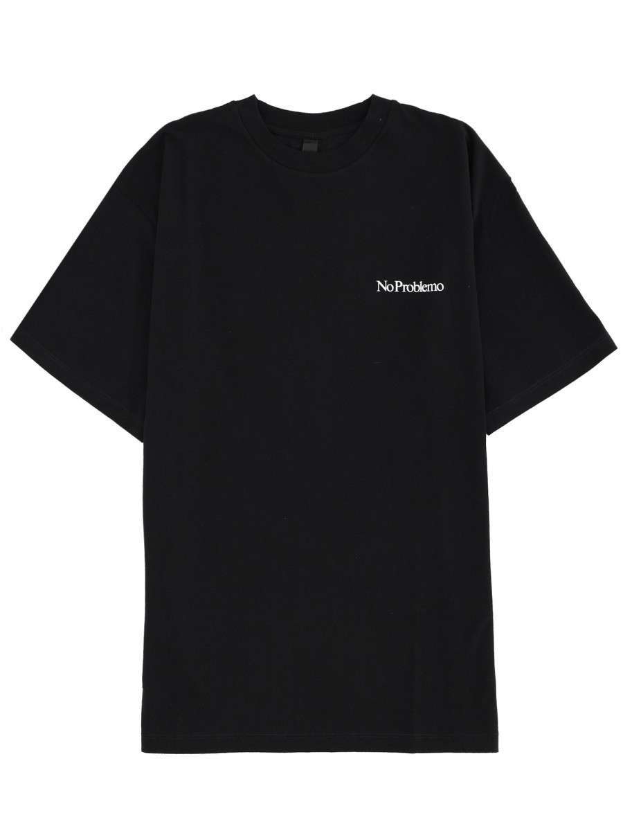 Refresh your wardrobe with the NO PROBLEMO unisex T-SHIRT WITH LOGO in Black