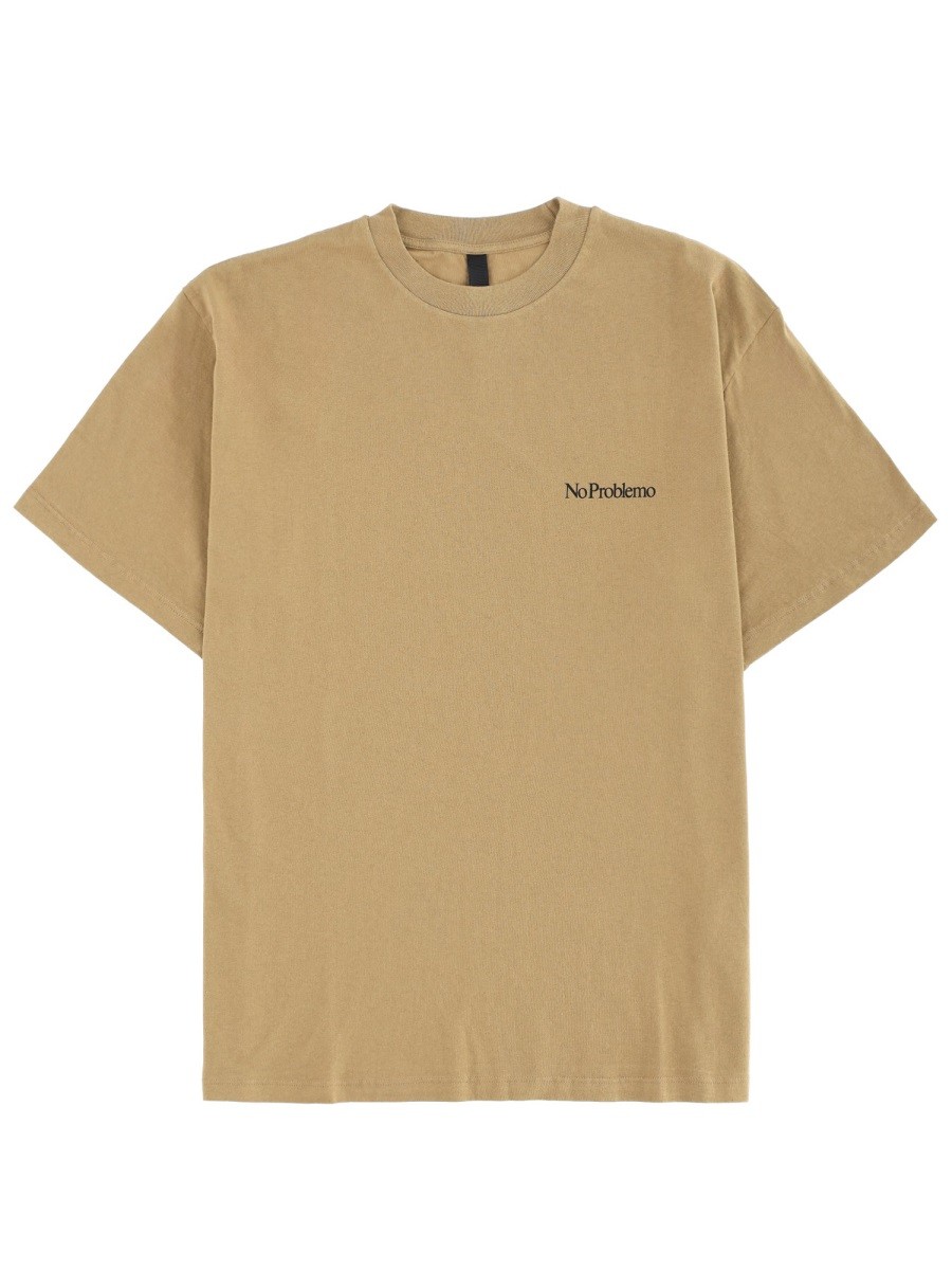 Refresh your wardrobe with the NO PROBLEMO unisex T-SHIRT WITH LOGO in Brown