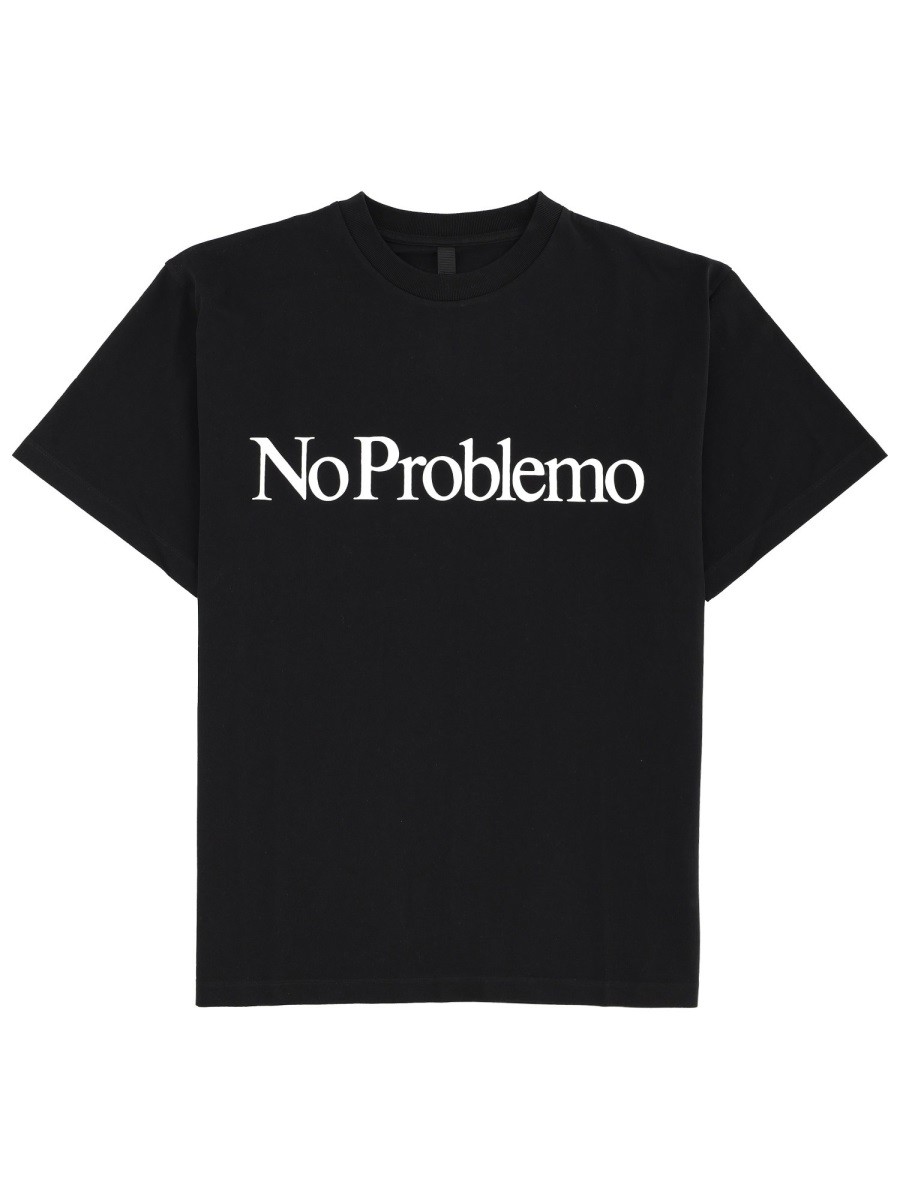 Refresh your wardrobe with the NO PROBLEMO unisex T-SHIRT WITH LOGO in Black