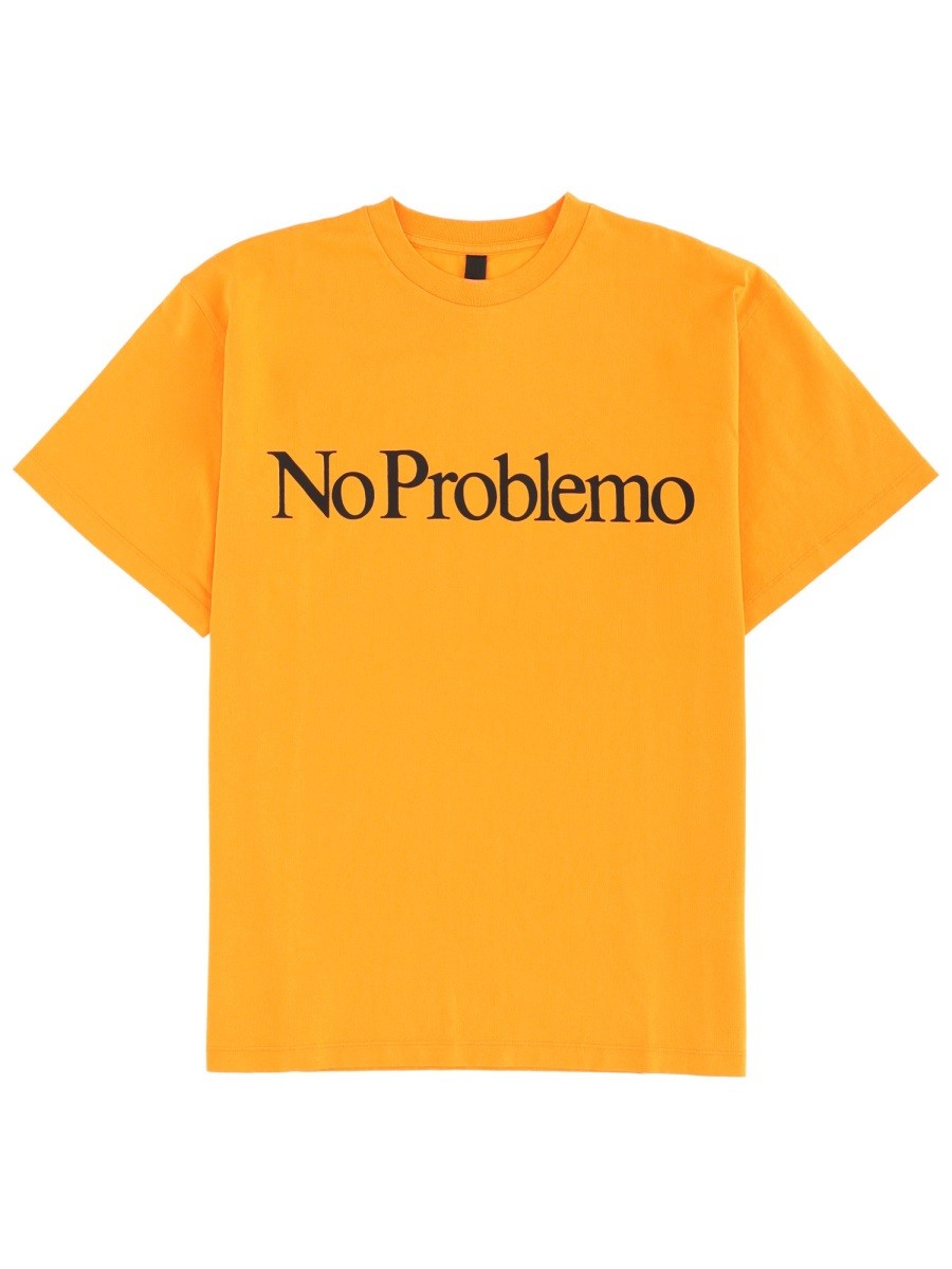 Refresh your wardrobe with the NO PROBLEMO unisex T-SHIRT WITH LOGO in orange