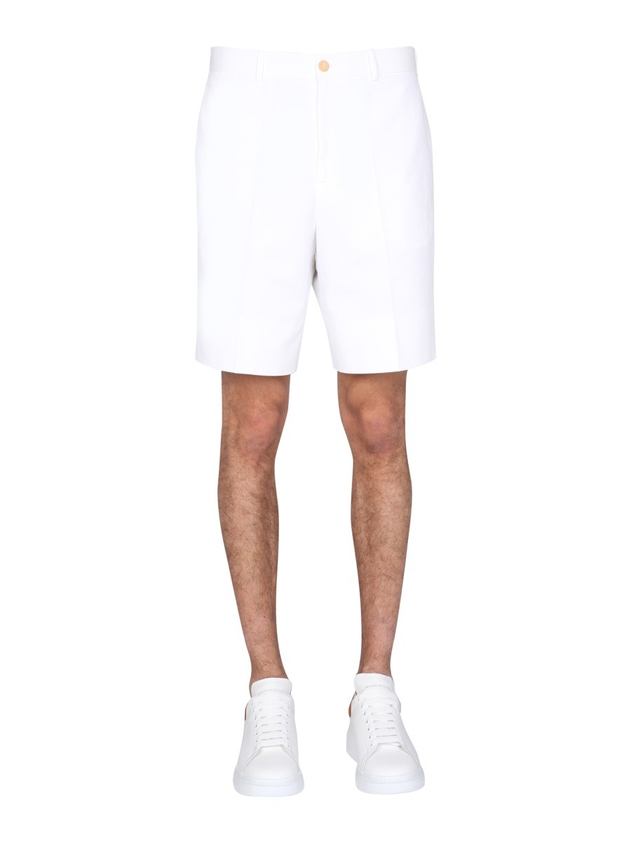 Refresh your wardrobe with the Alexander Mcqueen men's TAILORED BERMUDAS in White