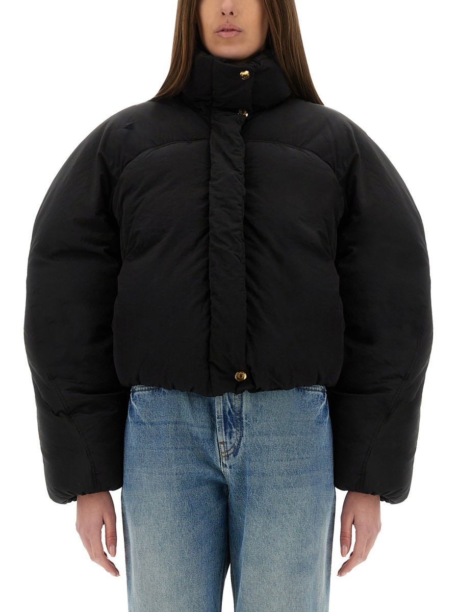 Explore the authentic JACQUEMUS women's THE CARACO PUFFER SHORT JACKET in Black