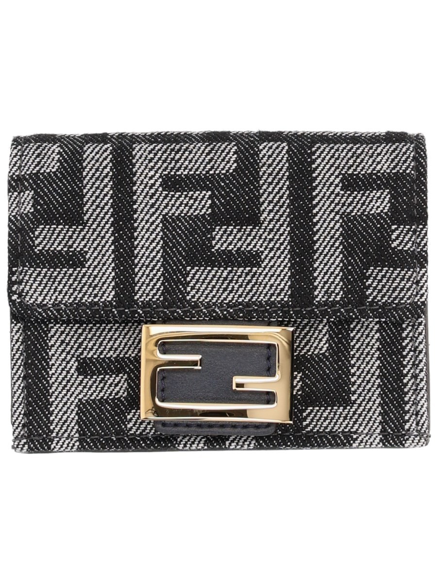 Refresh your wardrobe with the Fendi women's "TRIFOLD BAGUETTE" WALLET in Black