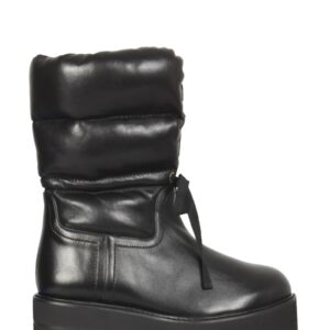 Discover the authentic Stuart Weitzman women's TYLER BOOTS in Black