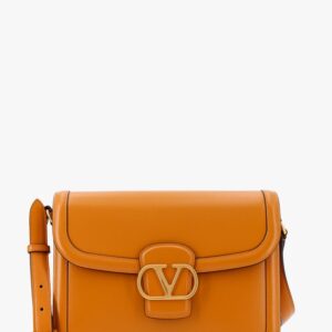 Shop the authentic Valentino Garavani women's Valentino garavani 9TO5 leather shoulder bag in Oro