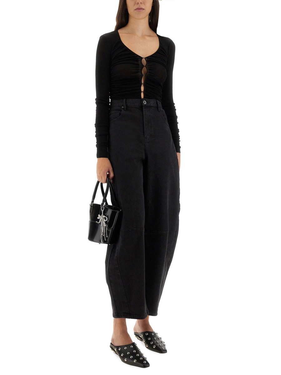 designed for dependable everyday comfort and versatile wardrobe styling.