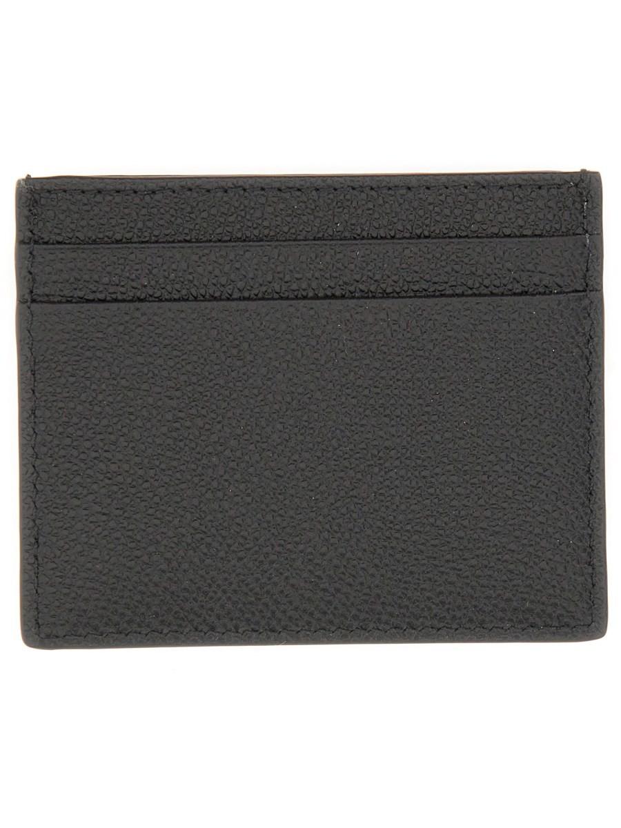 designed for dependable everyday comfort and versatile wardrobe styling.