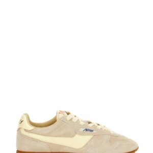Refresh your wardrobe with the Autry women's "WINDSPIN" LOW SNEAKER in Grey