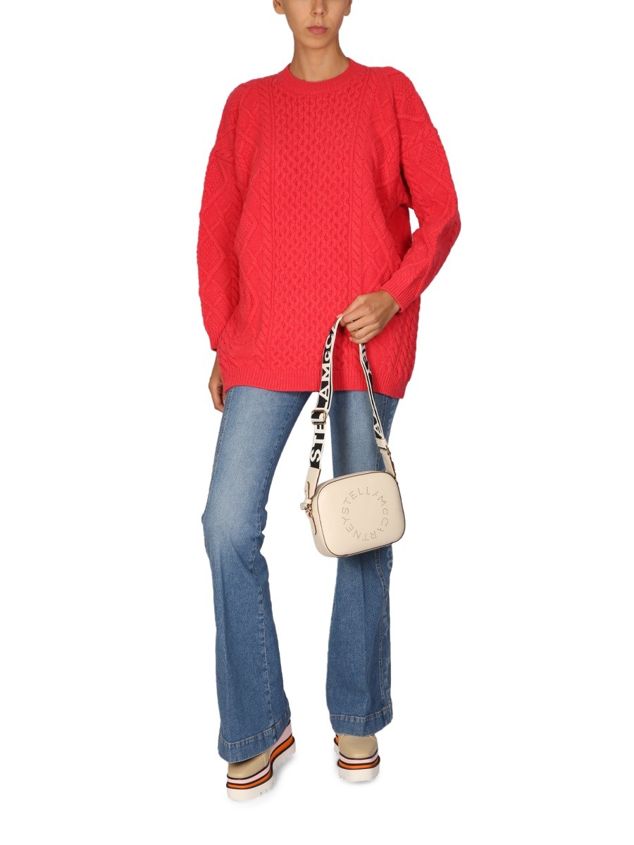 designed for dependable everyday comfort and versatile wardrobe styling.