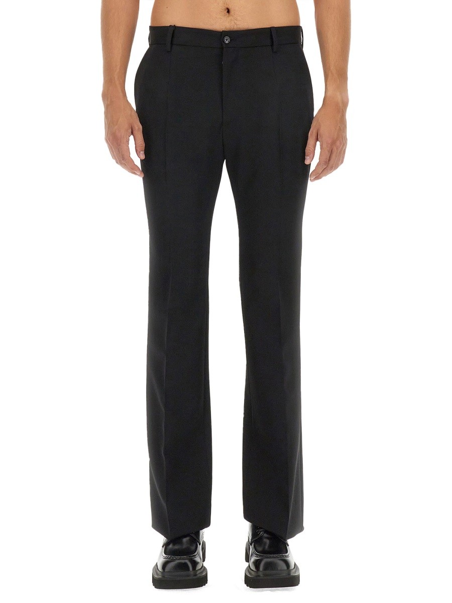 Refresh your wardrobe with the Dolce & Gabbana men's WOOL PANTS in Black