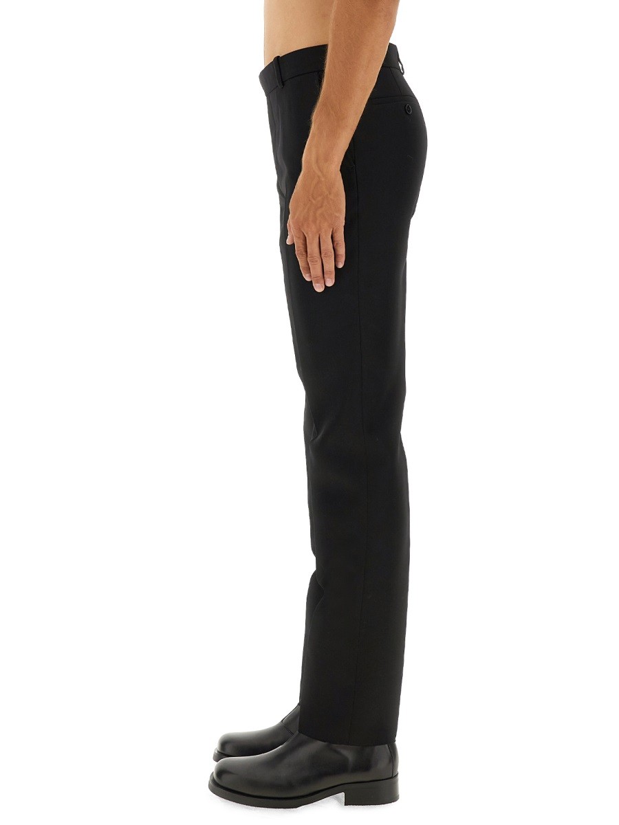 designed for dependable everyday comfort and versatile modern style.