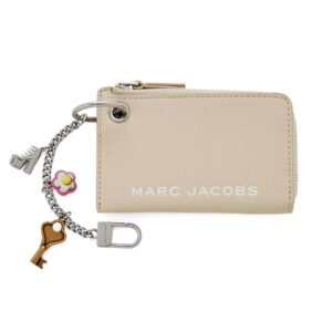 Discover the authentic Marc Jacobs women's ZIPPERED WALLET WITH PENDANT in Ivory
